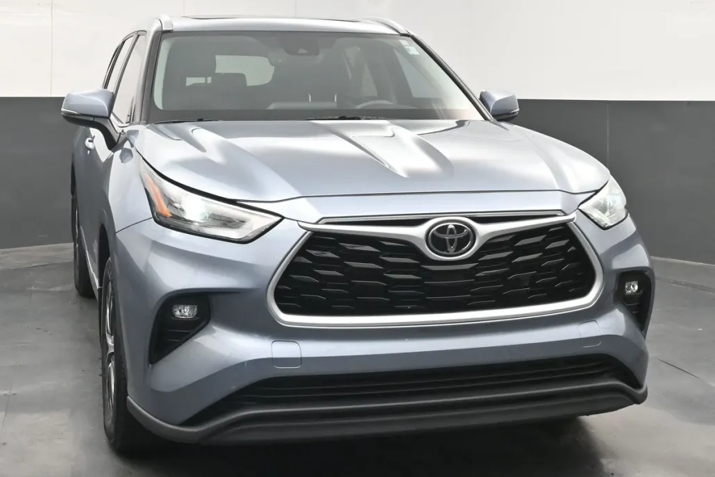 2022 Toyota Highlander XLE photo 1
