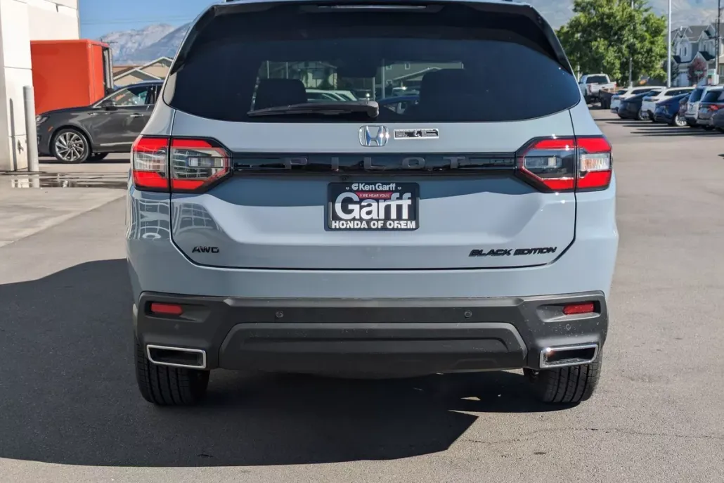 2025 Honda Pilot Black Edition photo 1