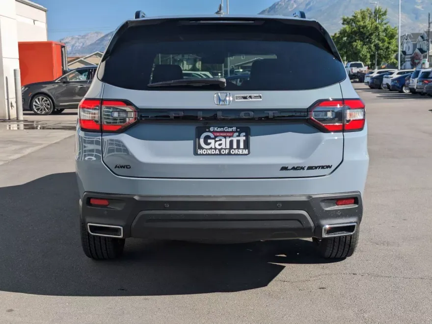 2025 Honda Pilot Black Edition photo 1