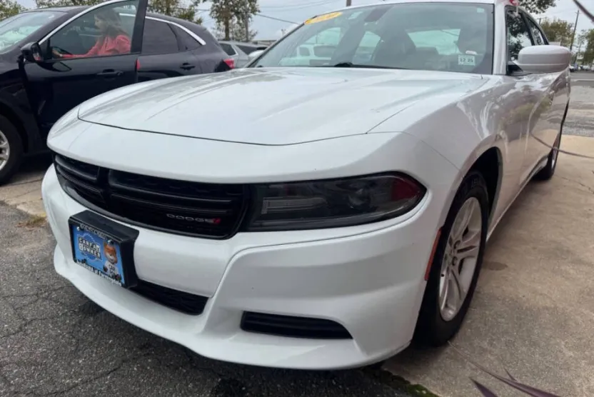 2020 Dodge Charger SXT photo 1
