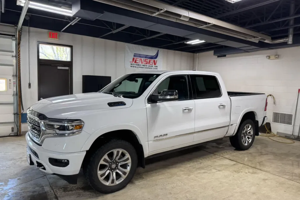 2022 Ram 1500 Limited photo 1