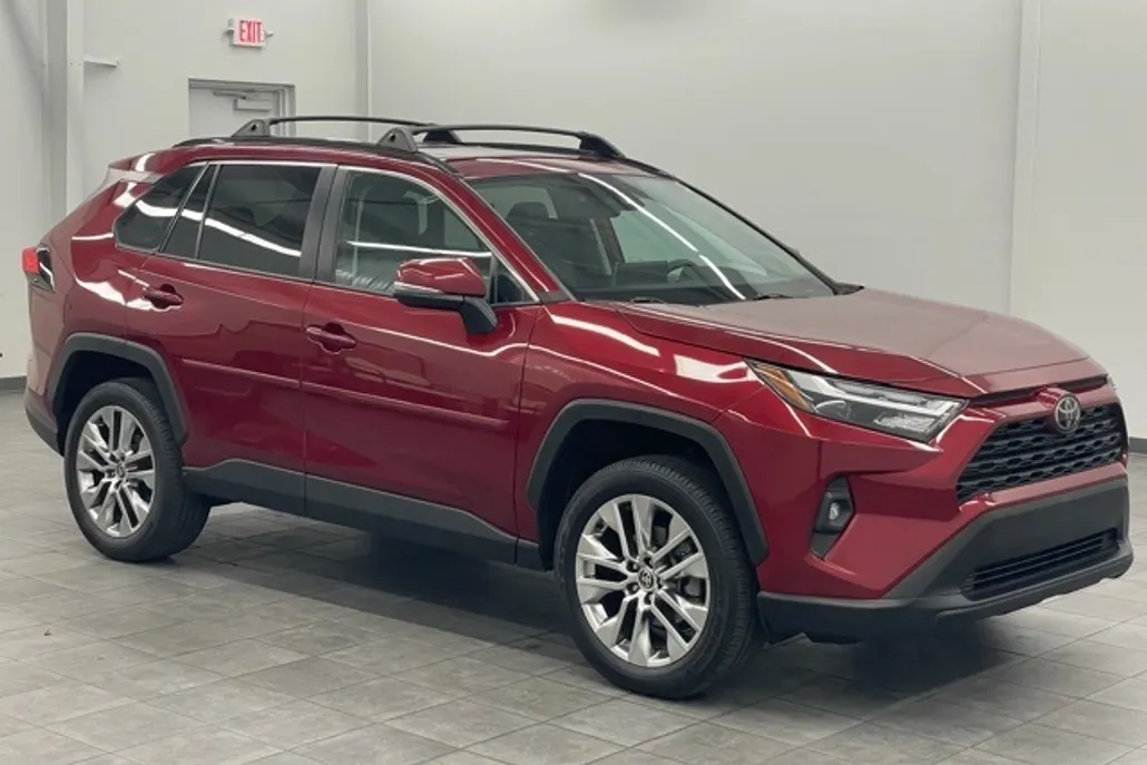 2022 Toyota RAV4 XLE Premium photo 1