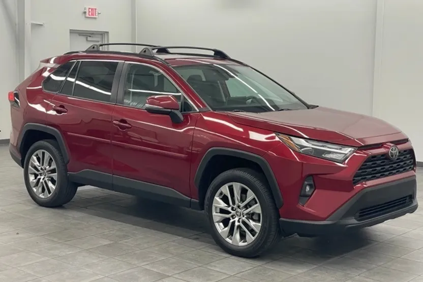 2022 Toyota RAV4 XLE Premium photo 1