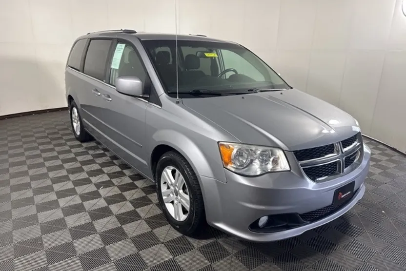 2013 Dodge Grand Caravan Crew photo 1