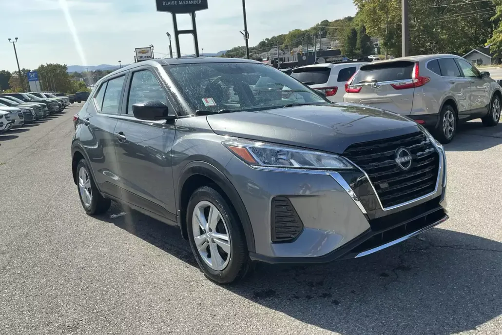 2024 Nissan Kicks S photo 1