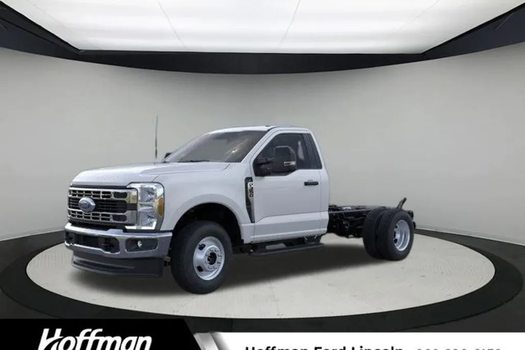 2025 Ford F-350 XL photo 1