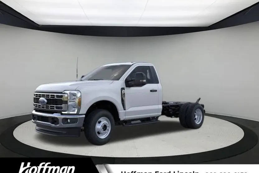 2025 Ford F-350 XL photo 1