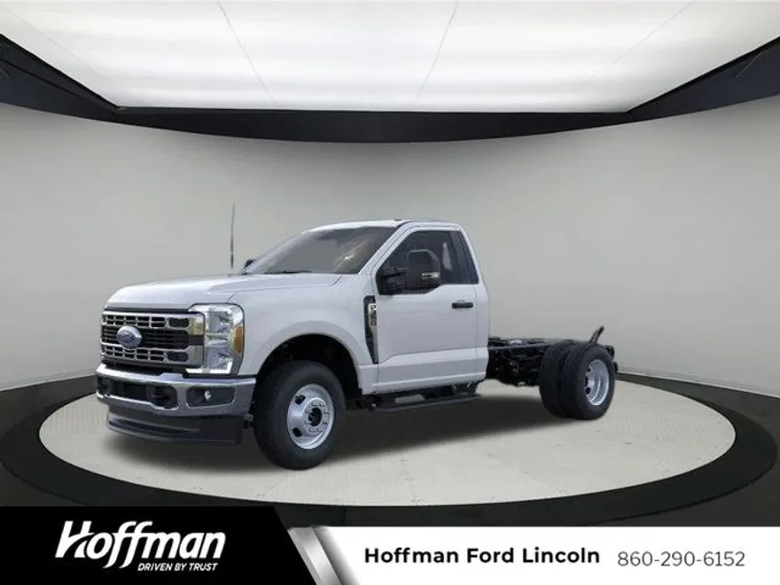 2025 Ford F-350 XL photo 1