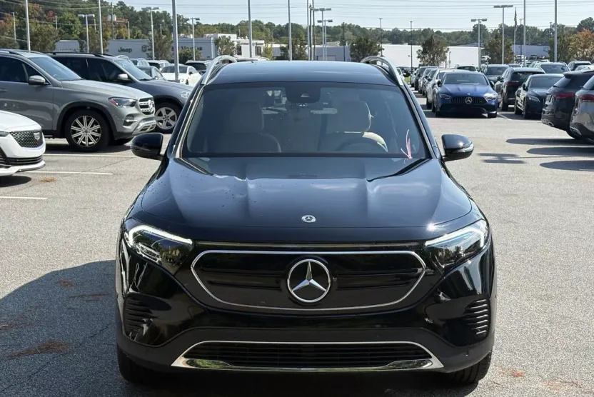 2023 Mercedes Benz EQB 250+ photo 1
