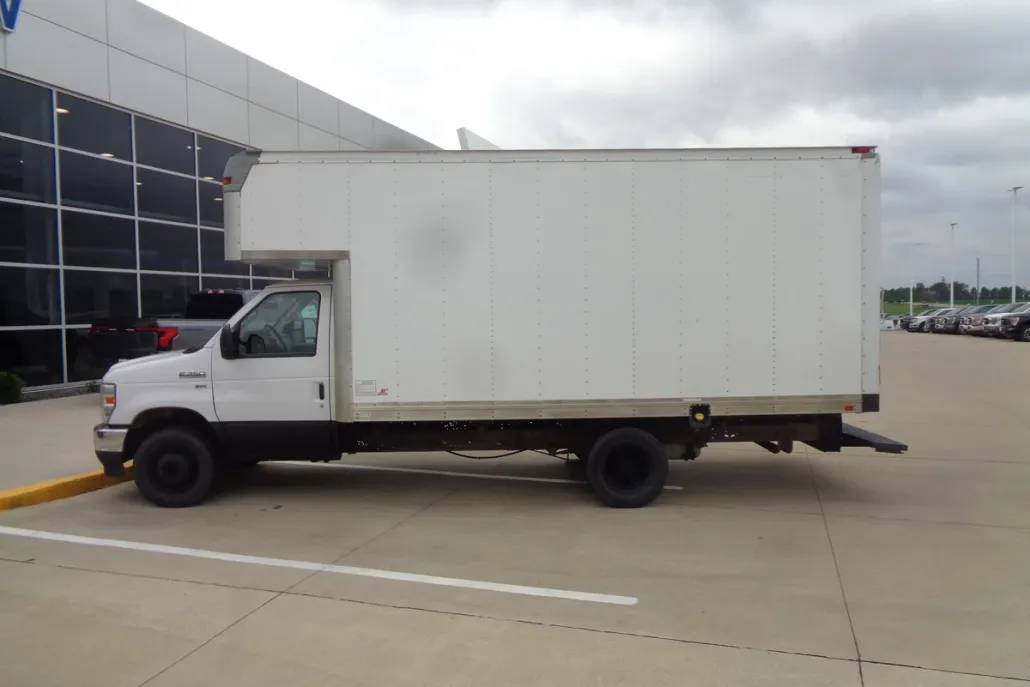 2012 Ford E-350 photo 1