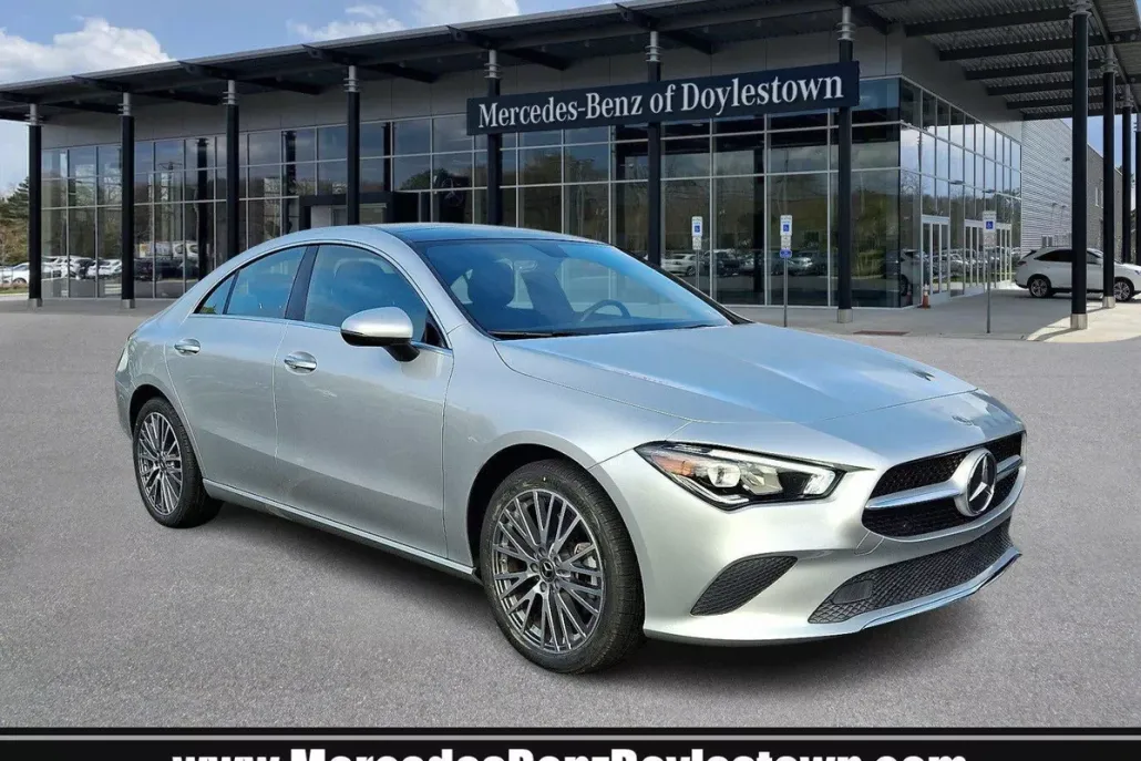 2022 Mercedes Benz CLA 250 4MATIC photo 1