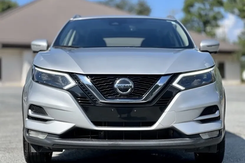 2020 Nissan Rogue Sport SL photo 1