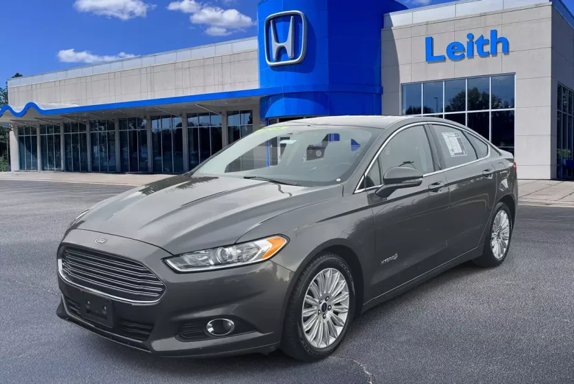 2016 Ford Fusion Hybrid SE photo 1