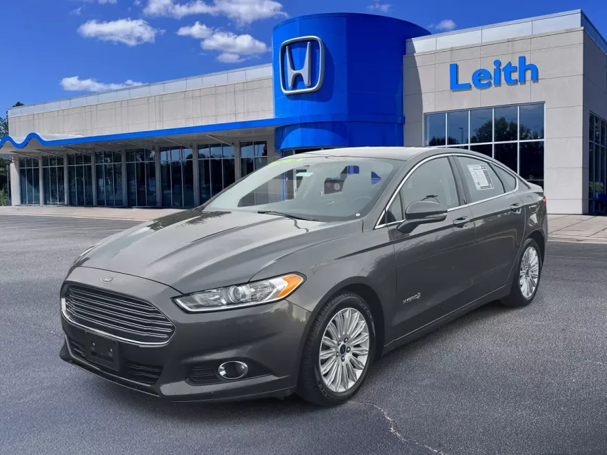 2016 Ford Fusion Hybrid SE photo 1