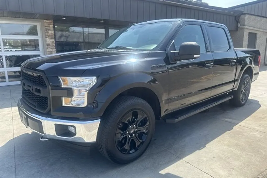2017 Ford F-150 XLT photo 1