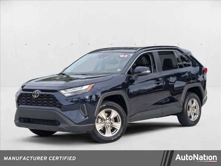 2023 Toyota RAV4 XLE photo 1