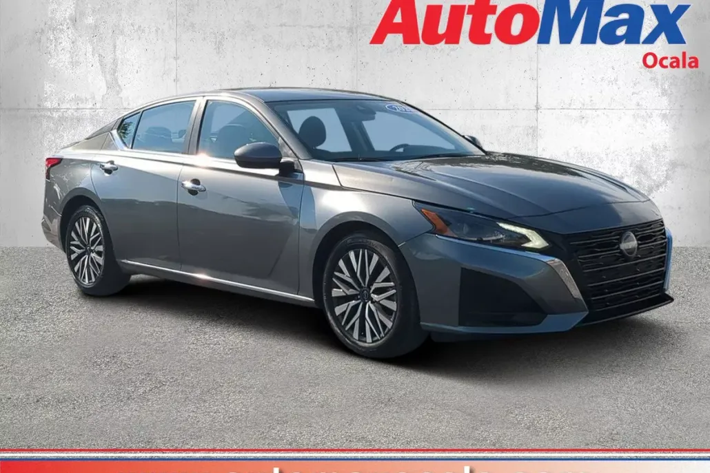 2023 Nissan Altima 2.5 SV photo 1