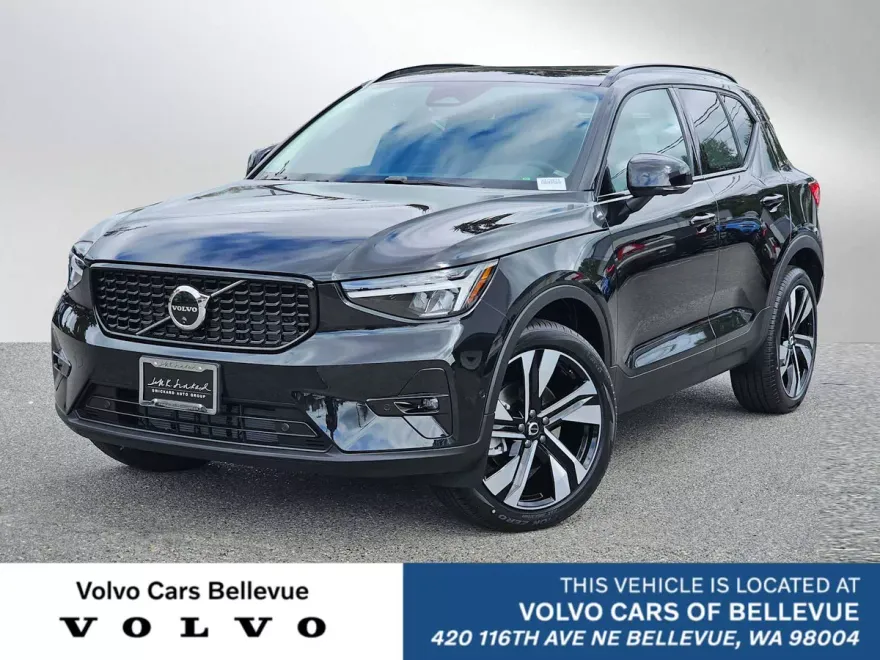 2025 Volvo XC40 Plus photo 1
