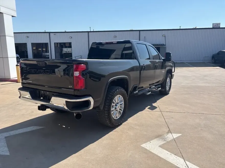 2024 Chevrolet Silverado 2500HD LT photo 1