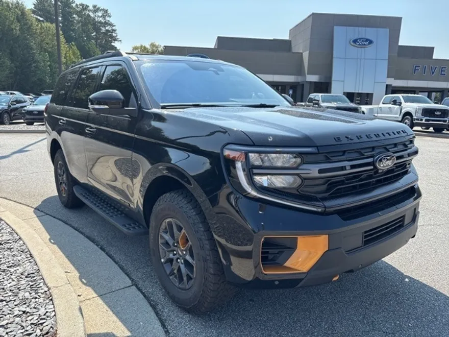 2025 Ford Expedition photo 1