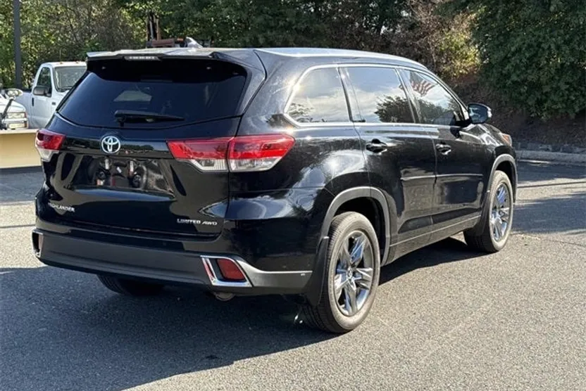 2018 Toyota Highlander Limited Platinum photo 1