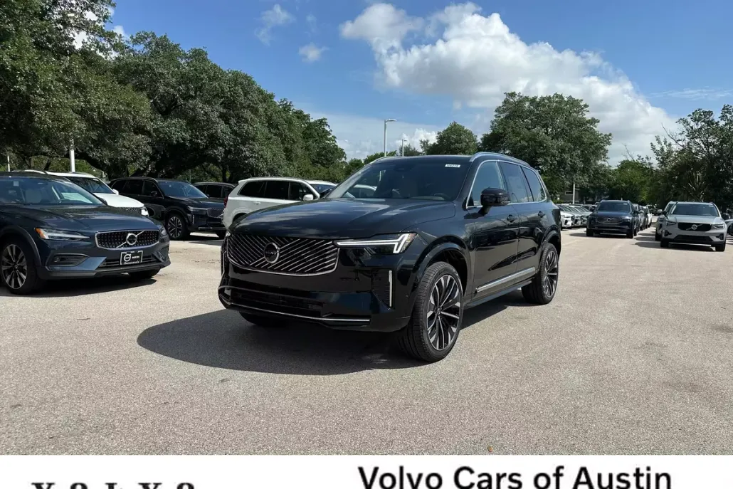 2026 Volvo XC90 B5 Plus photo 1