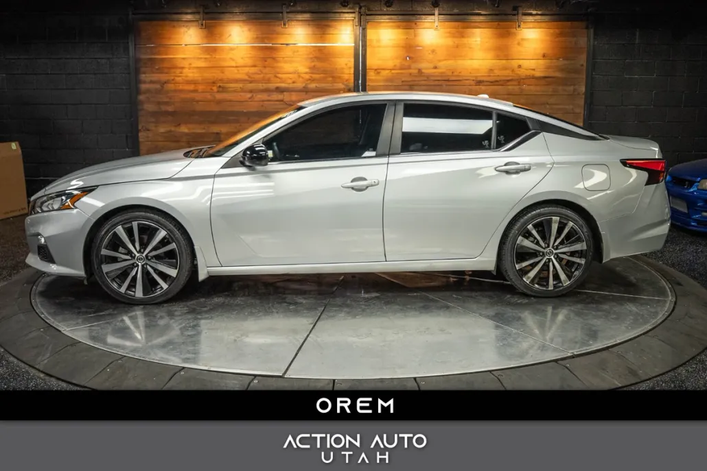 2022 Nissan Altima 2.5 SR photo 1