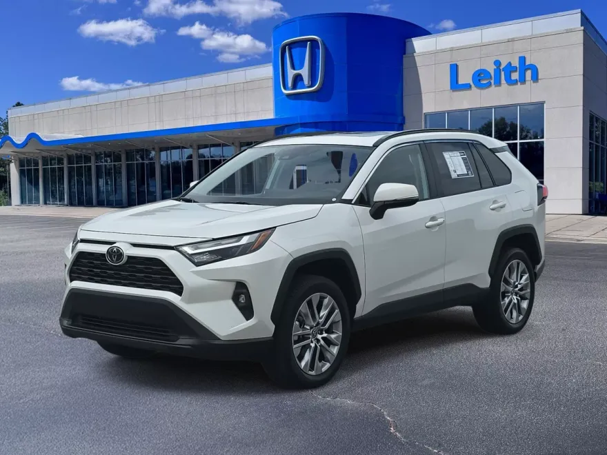 2022 Toyota RAV4 XLE Premium photo 1