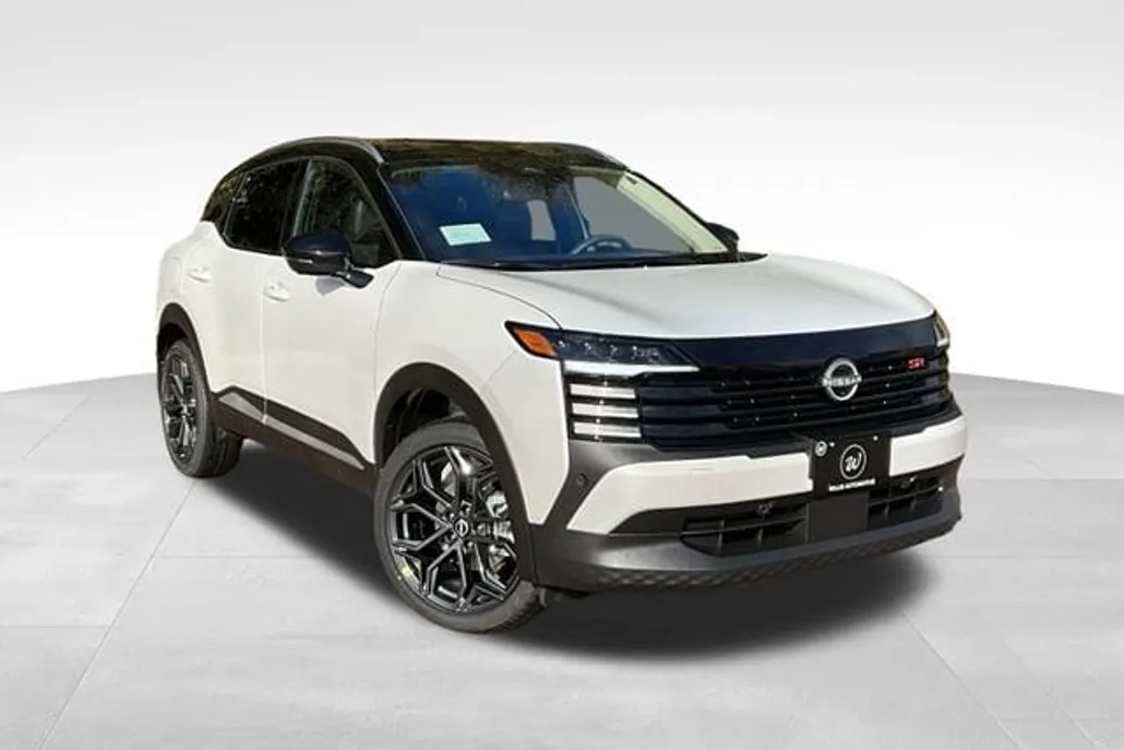 2025 Nissan Kicks SR photo 1