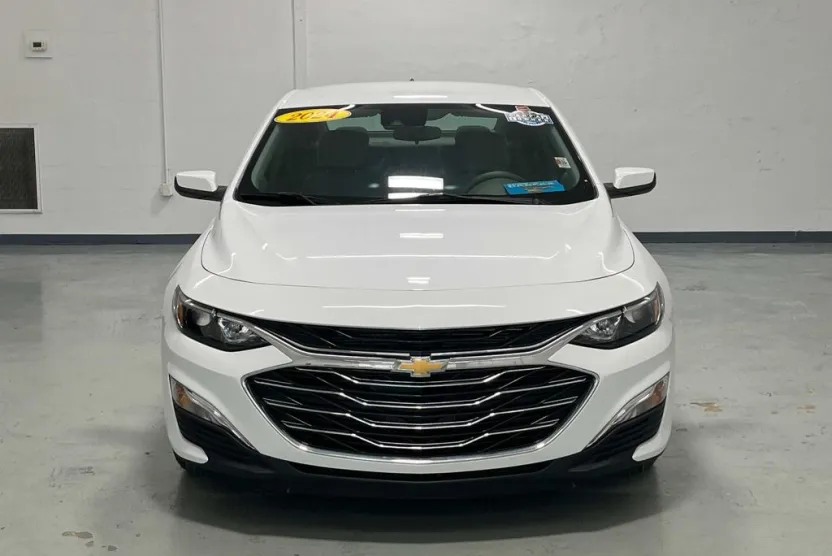 2024 Chevrolet Malibu LS photo 1