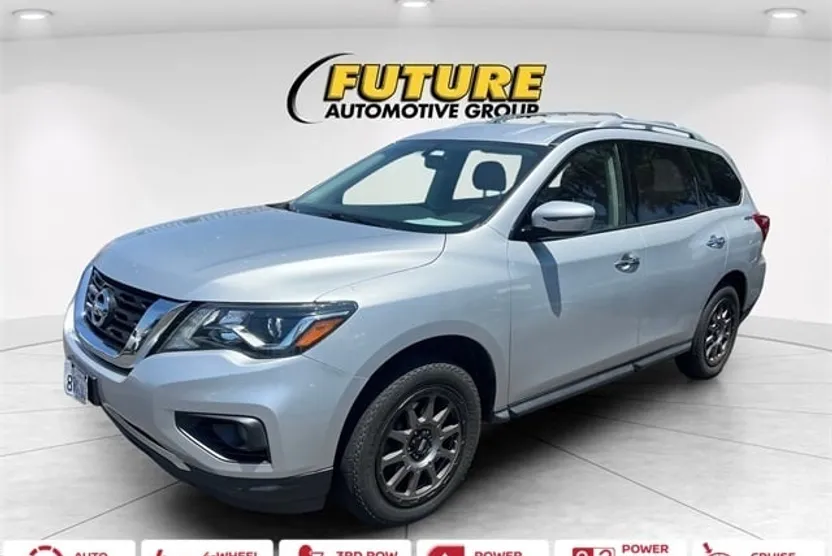 2018 Nissan Pathfinder SV photo 1