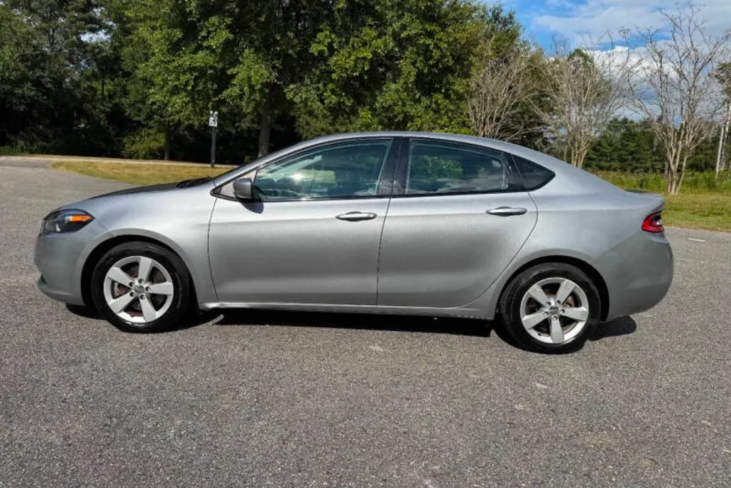 2015 Dodge Dart SXT photo 1