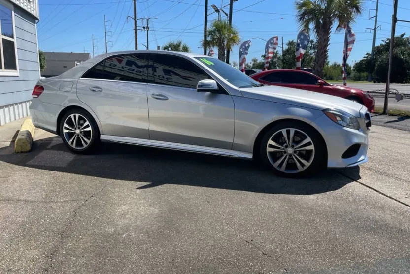 2016 Mercedes Benz E 350 photo 1