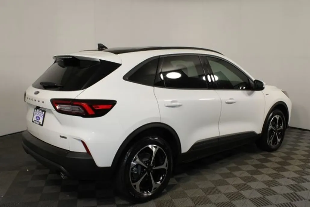 2025 Ford Escape Hybrid ST-Line Select photo 1