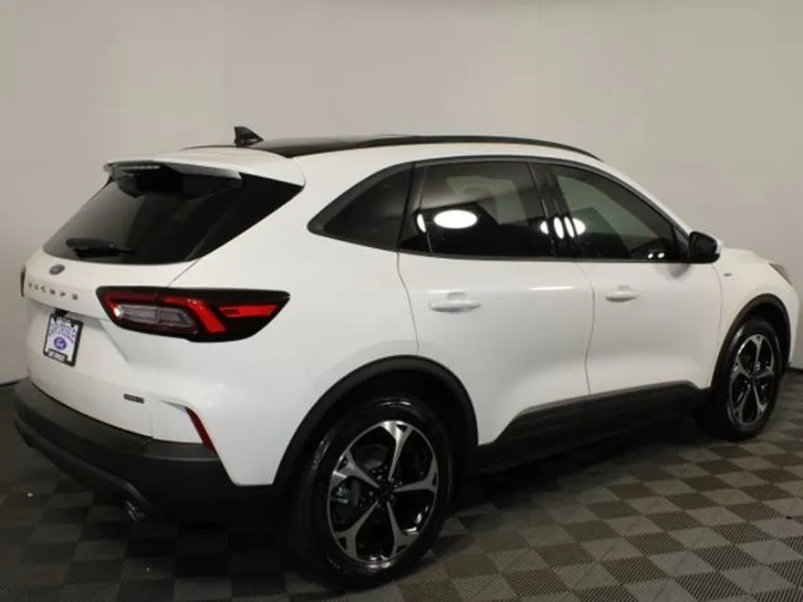 2025 Ford Escape Hybrid ST-Line Select photo 1