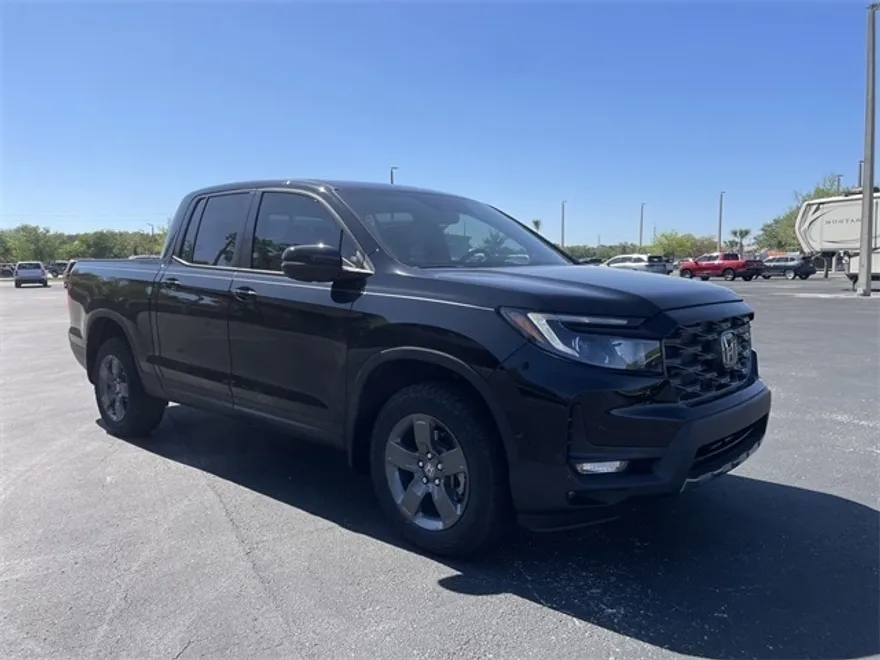 2025 Honda Ridgeline TrailSport photo 1