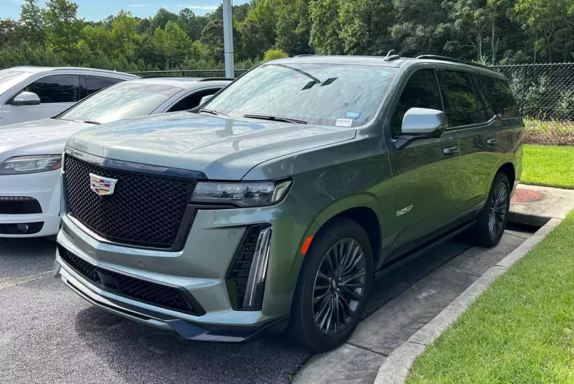 2023 Cadillac Escalade V-Series photo 1
