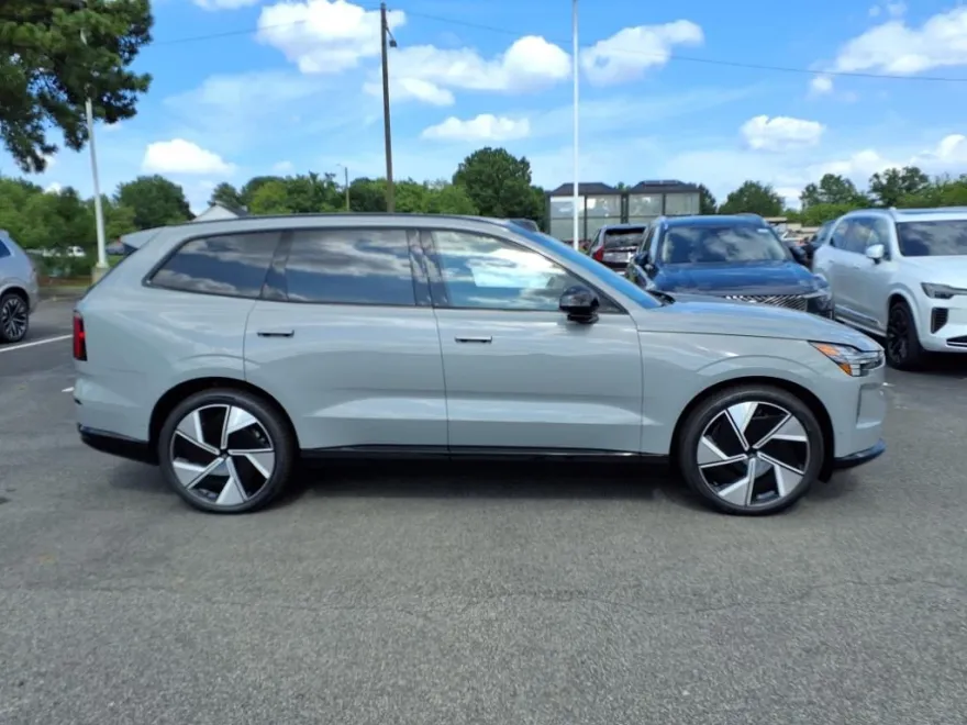2025 Volvo EX90 Twin Motor Performance Ultra photo 1