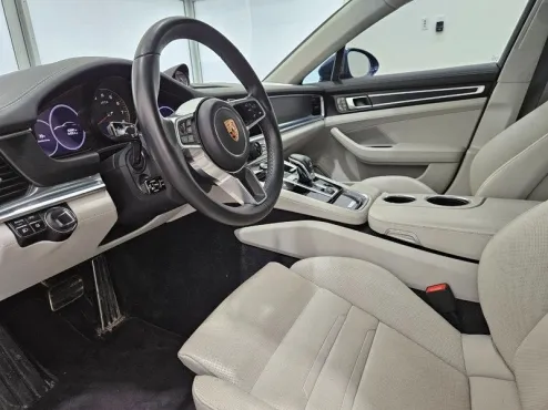 2020 Porsche Panamera GTS photo 4
