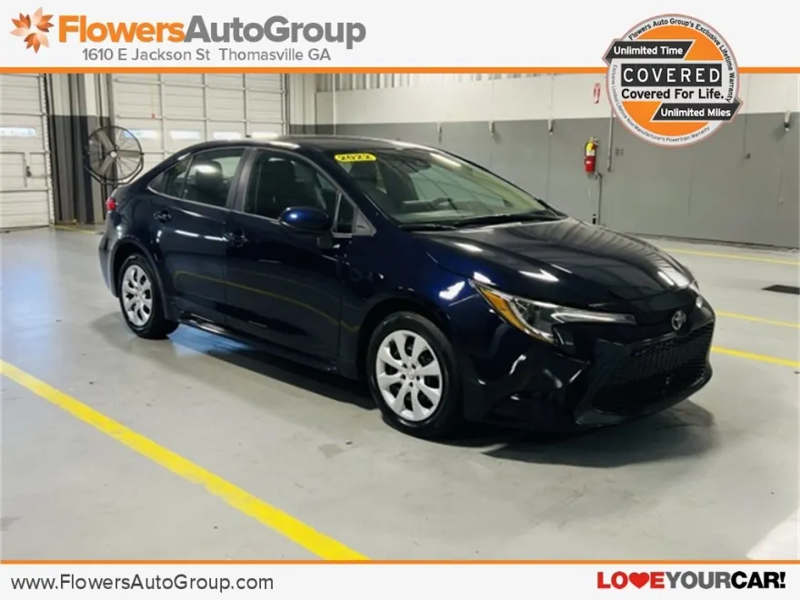 2022 Toyota Corolla LE photo 1
