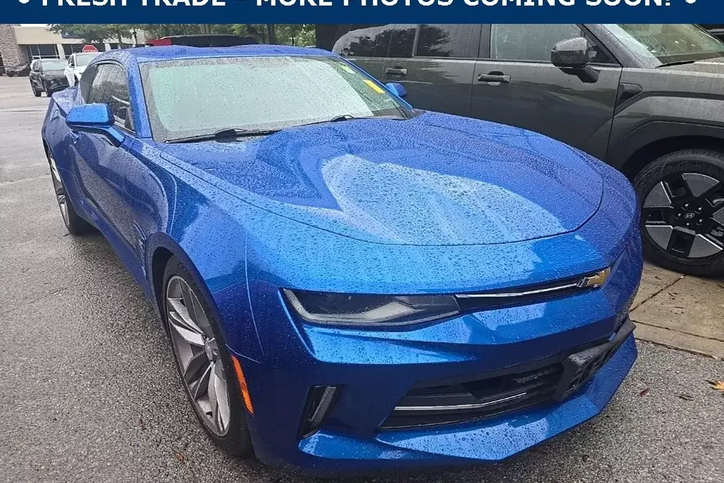 2017 Chevrolet Camaro 1LT photo 1