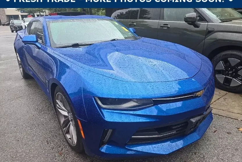 2017 Chevrolet Camaro 1LT photo 1