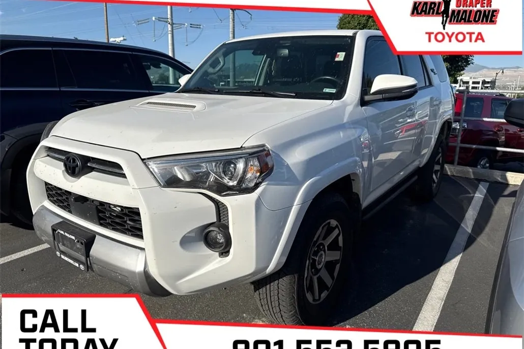 2023 Toyota 4Runner TRD Off-Road Premium photo 1