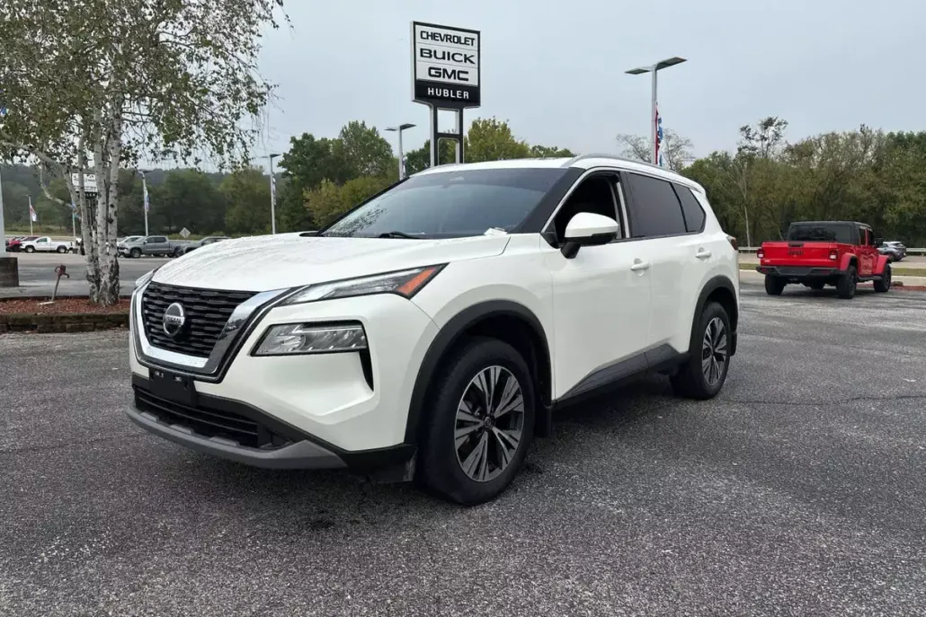 2021 Nissan Rogue SV photo 1