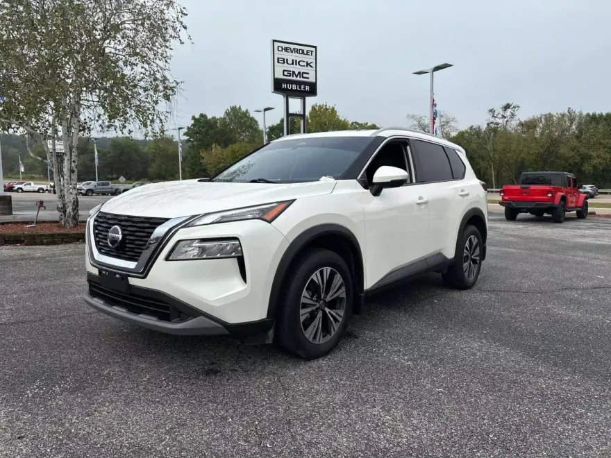 2021 Nissan Rogue SV photo 1