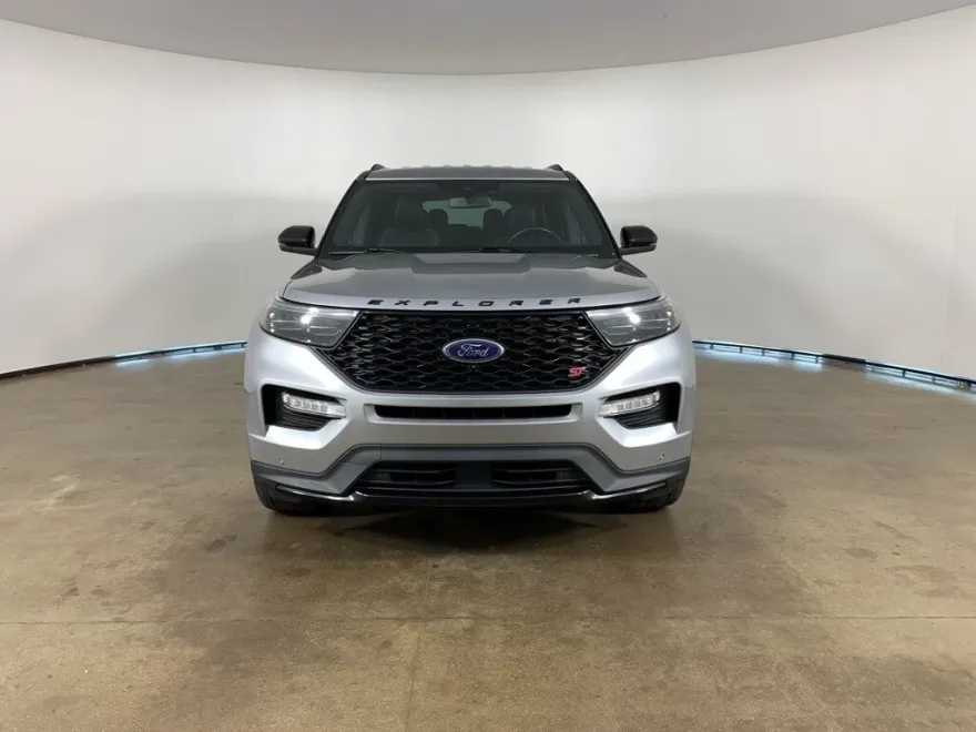 2022 Ford Explorer ST photo 1