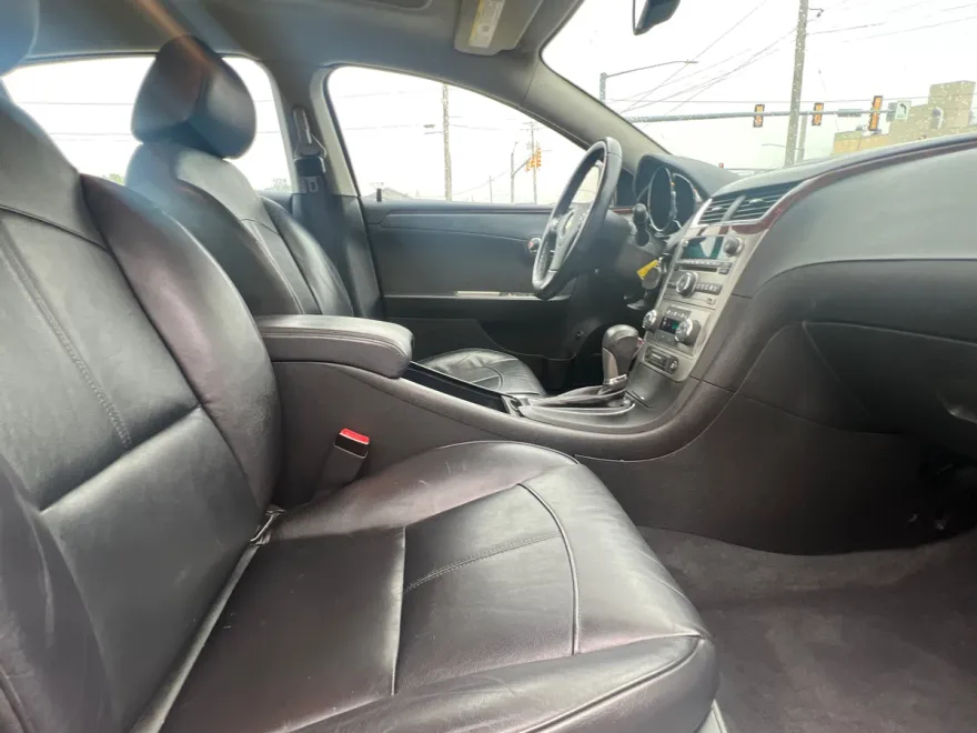 2012 Chevrolet Malibu LTZ photo 1