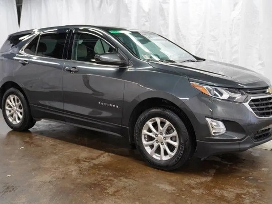 2020 Chevrolet Equinox LT photo 1