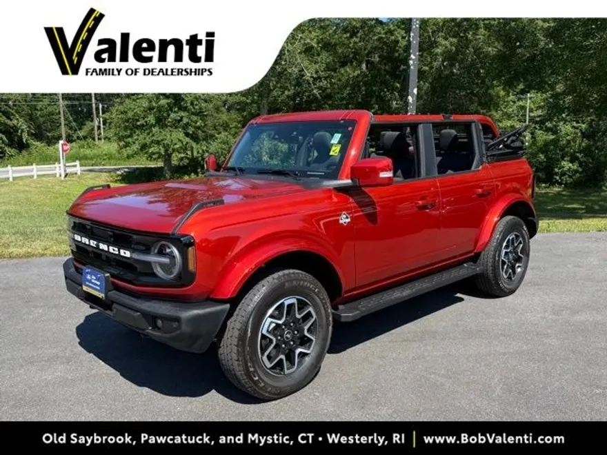 2022 Ford Bronco Outer Banks photo 1