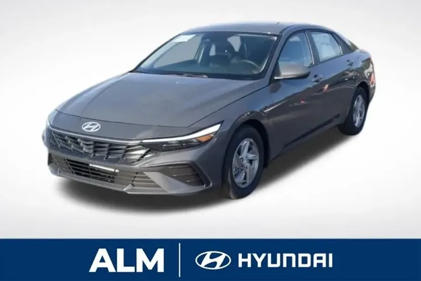 2025 Hyundai Elantra SE photo 1